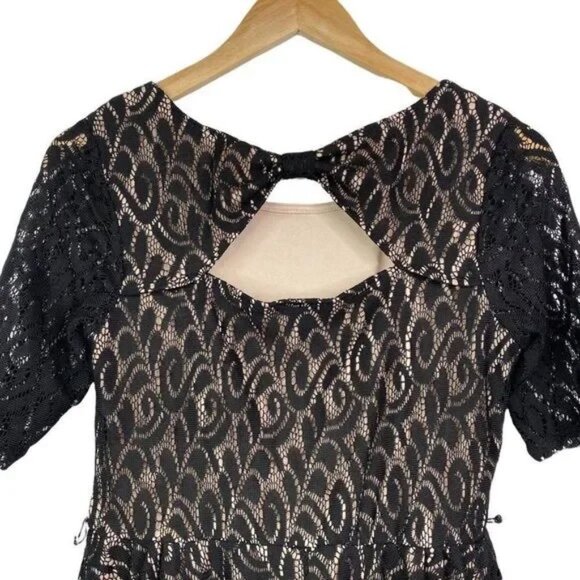 IZ BYER BLACK LACE OVERLAY CREAM POP FIT & FLARE OPEN BACK DRESS SIZE LARGE-EUC - Picture 3 of 7